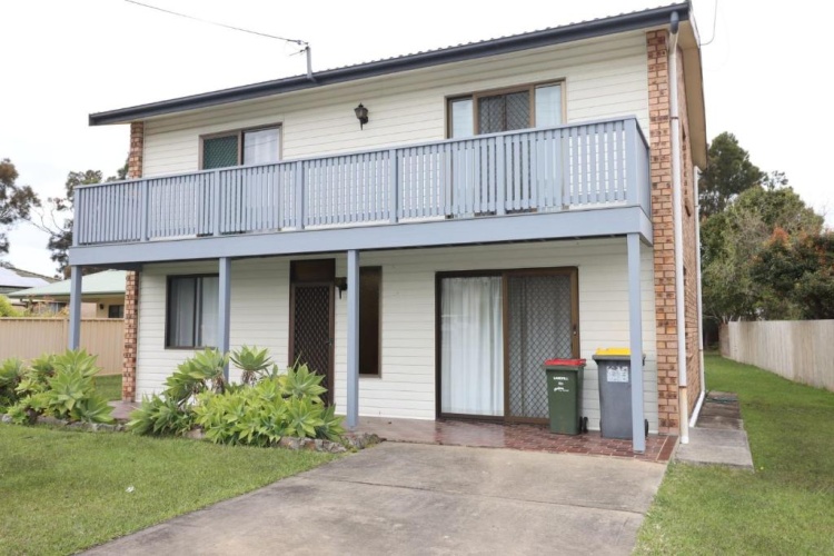 4 Bedrooms Cottage