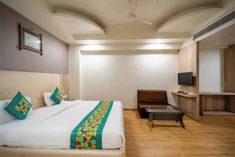 Hotel Kamal Regency