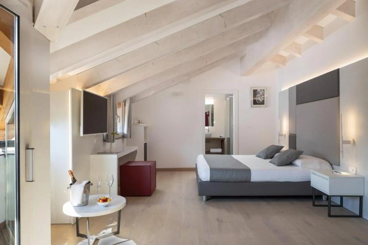 Hotel Continental - Tonelli Hotels