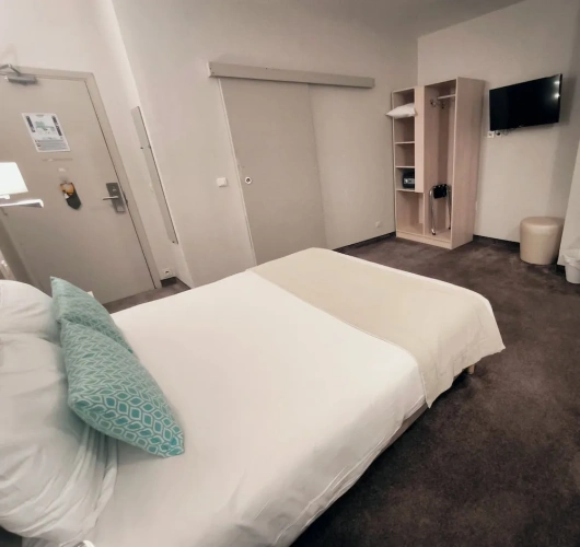 Classic Double Basement room