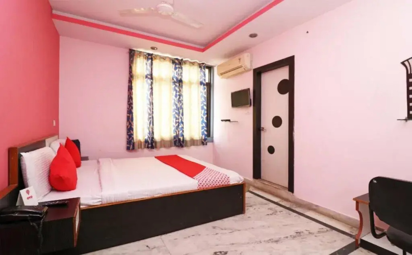 Shah Palace By OYO Rooms
