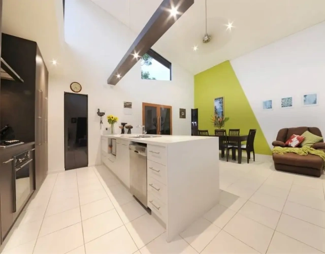 4 Bedrooms Cottage with balcony