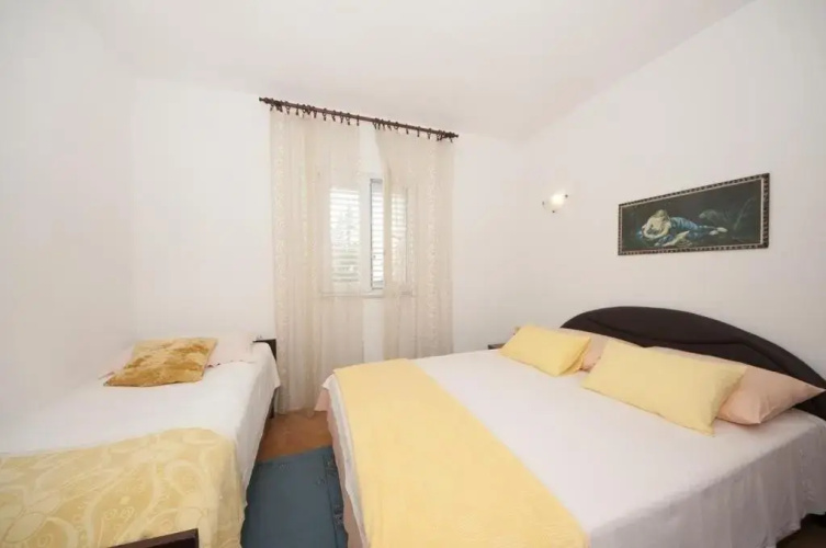 Apartments Sreca - 150m from beach