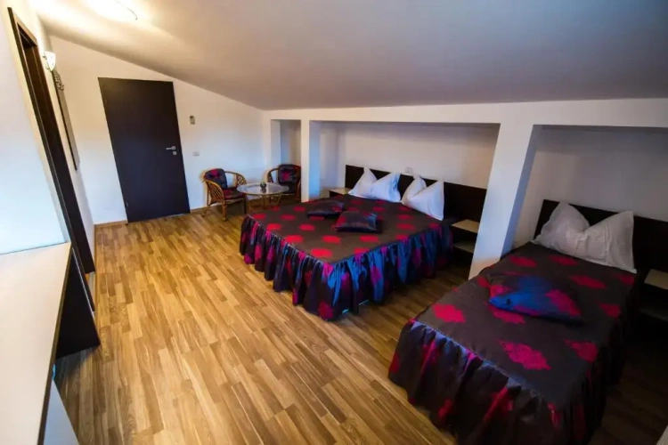 Economy Triple room