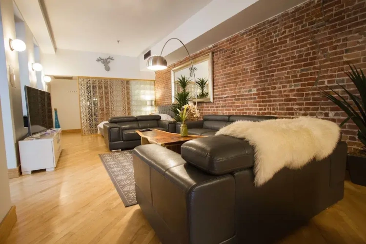 2 Bedrooms Apartment
