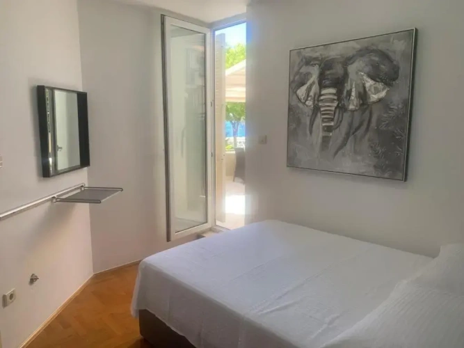 3 Bedrooms Apartment