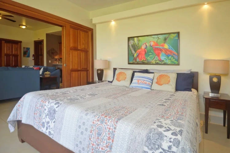 2 Bedrooms Classic Basement room with partial sea view