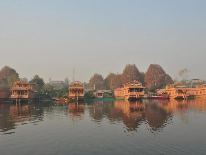 Zaffer Houseboats