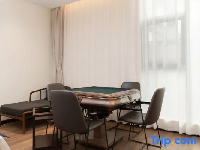 Premium Twin room with courtyard view