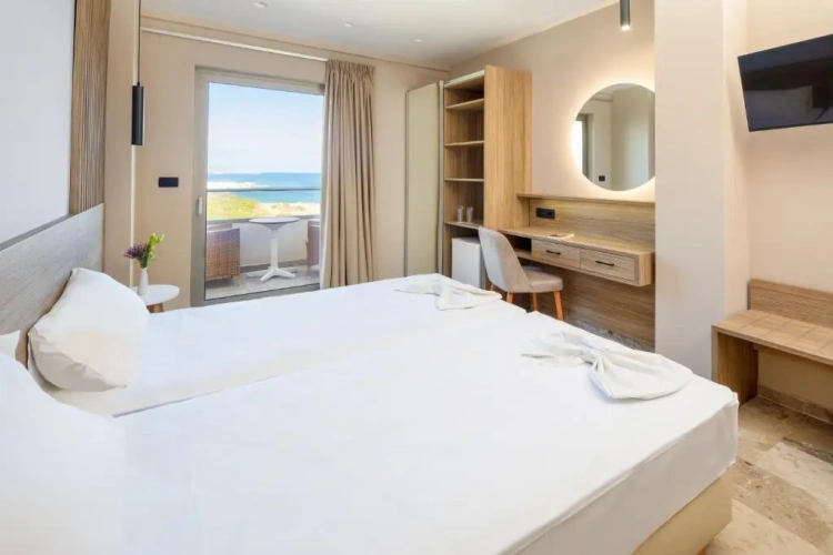 Superior Double room with partial sea view