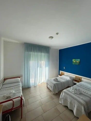 Standard Triple room with balcony