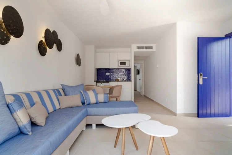 1 Bedroom Apartment with balcony and with pool view