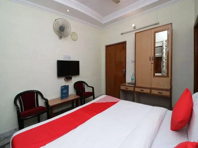 OYO 6073 Hotel K M B