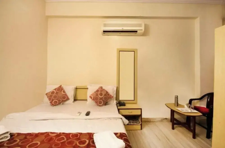 Hotel royal inn
