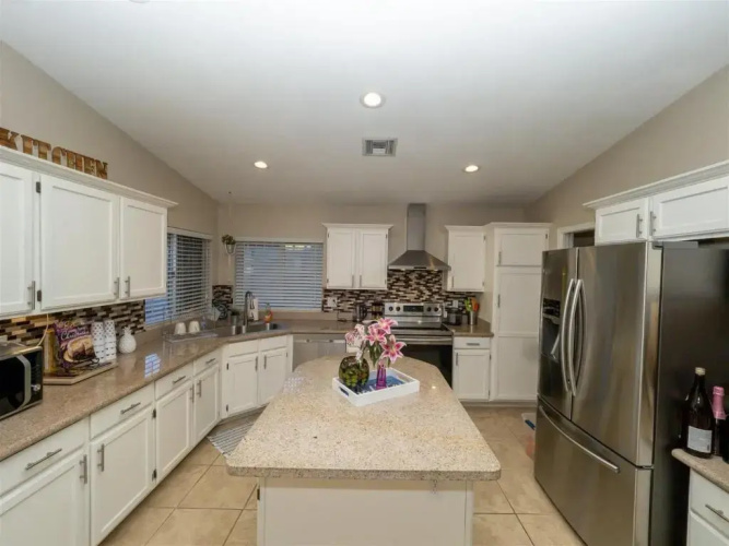 4046 Glendale