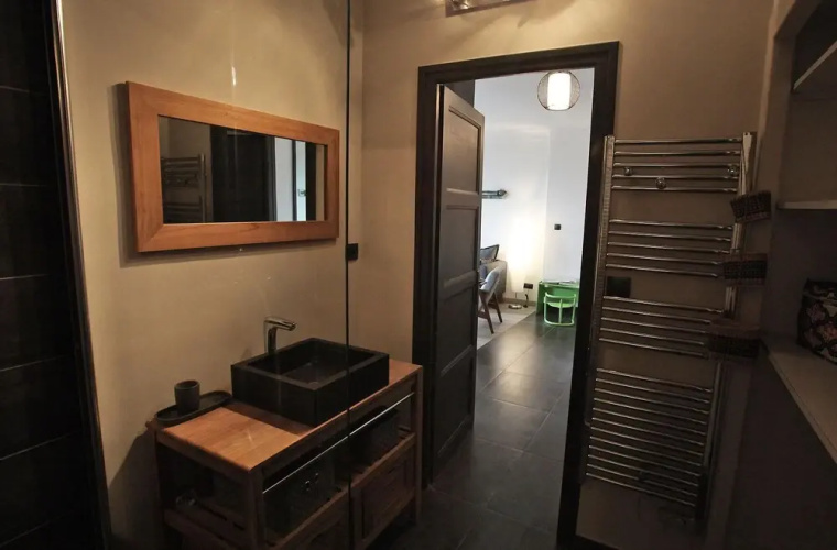 Central, spacious and comfortable 2 bedroom