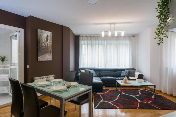 2 Bedrooms Apartment