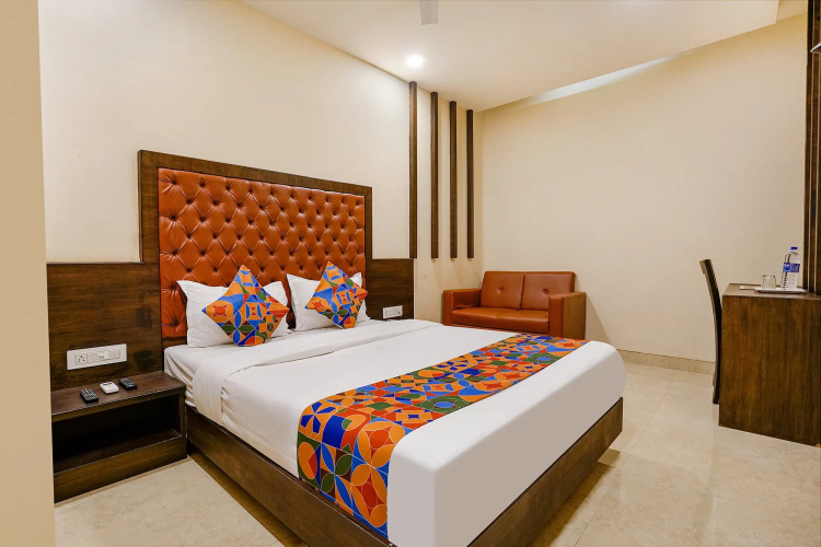 FabHotel Vertigo Suite