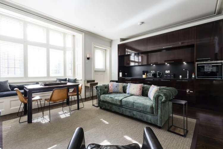 The Berkeley Square Suite
