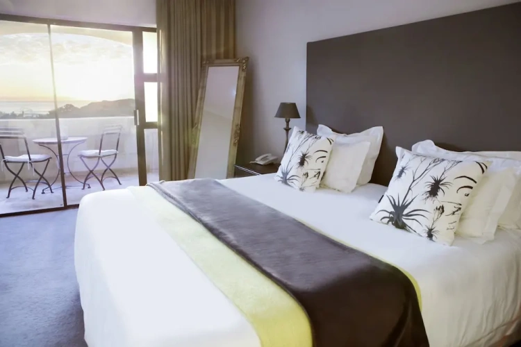 Luxury Quadruple room with balcony and with sea view