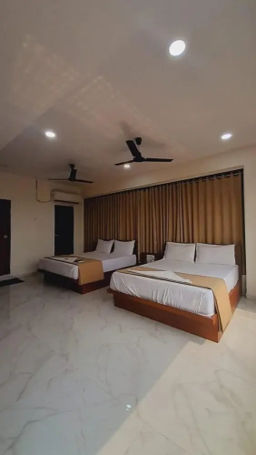 Fabhotel Infini Palace