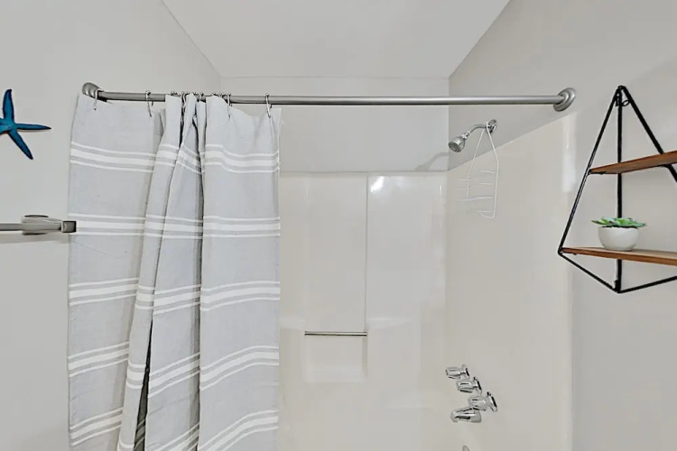 3211hhre 2 Bedroom Condo