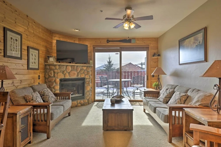 2 Bedrooms Apartment