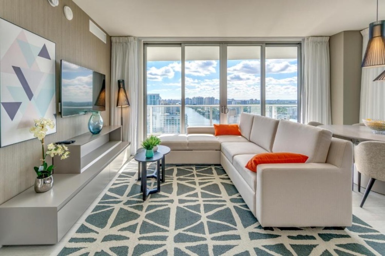 3 Bedrooms Apartment