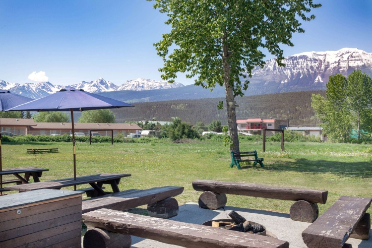 Travelodge by Wyndham Golden Sportsman Lodge photo 14