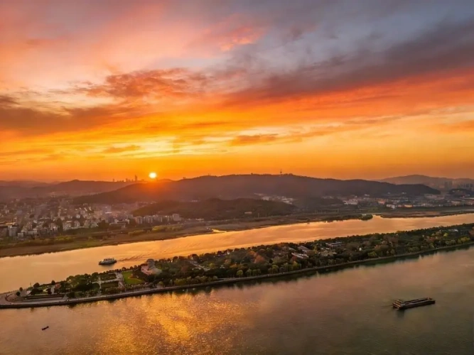 Standard Double room with river view
