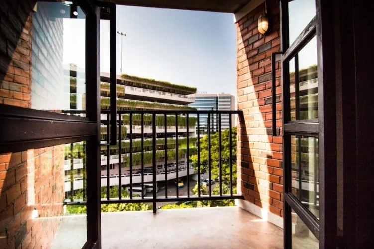 Deluxe Twin room with balcony