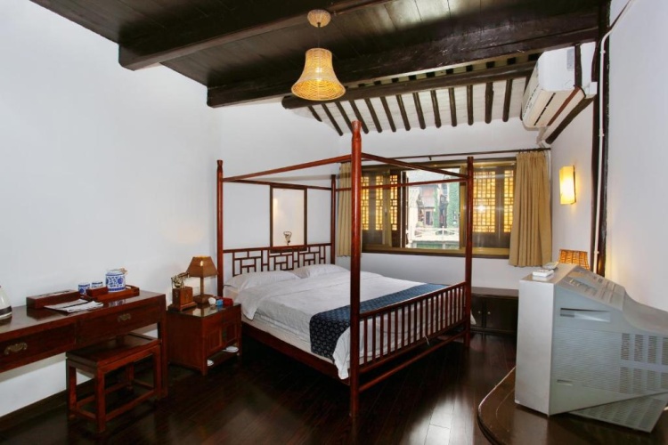 Standard Twin room with view