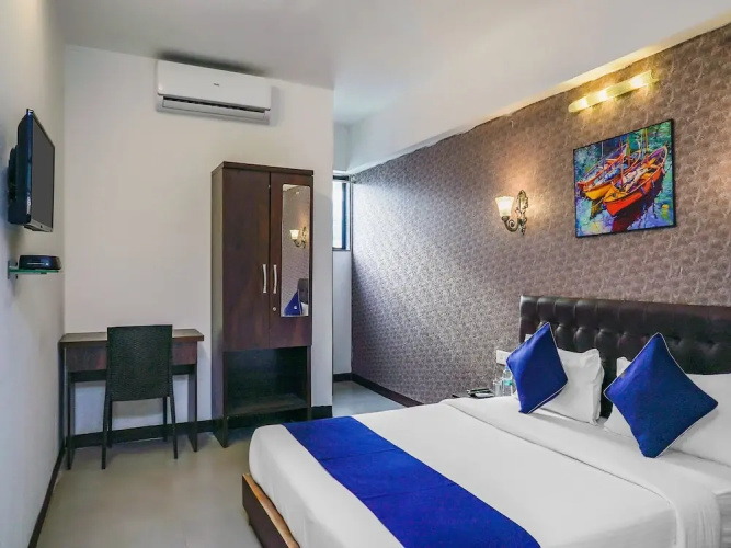 OYO 24491 SilverKey Kharadi