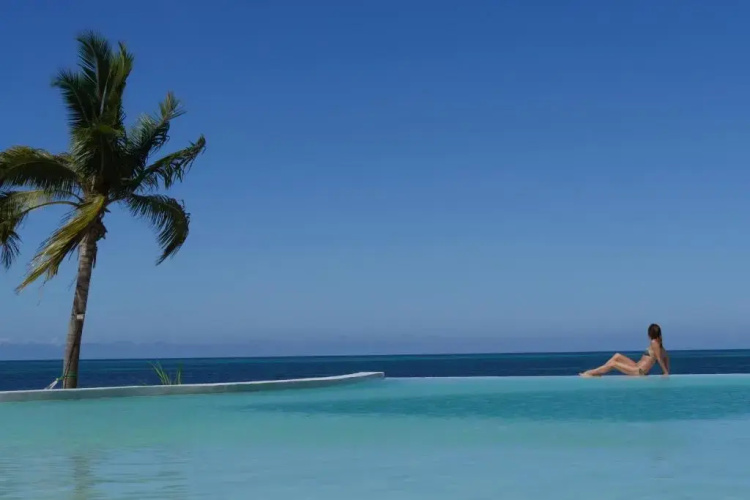 Zanbluu Beach Hotel
