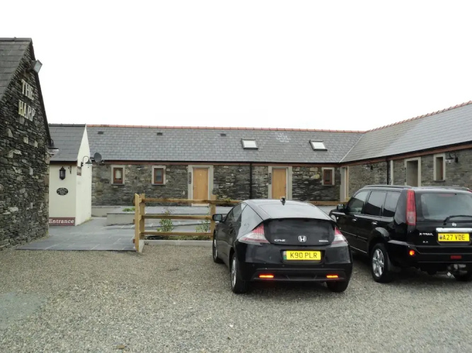 The Harp Inn