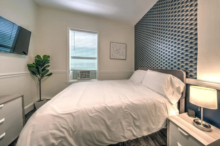 Cute and Cozy Studio!