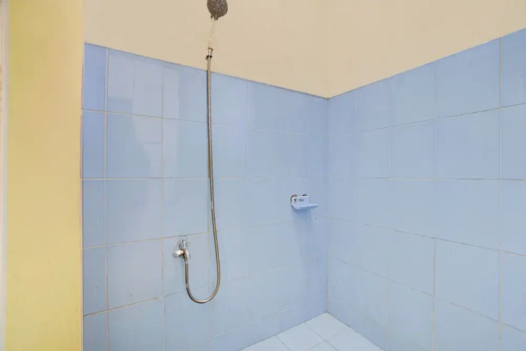OYO 95065 Villa Ade