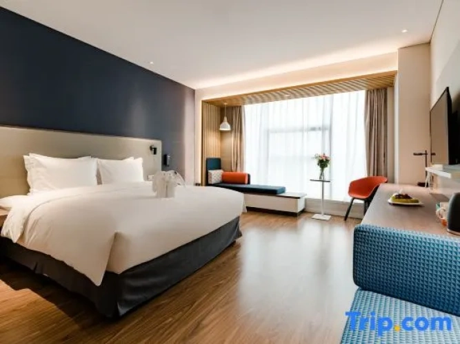 Standard Double room with city view