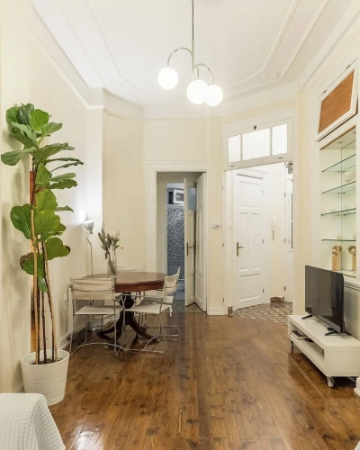 3 Bedrooms Apartment