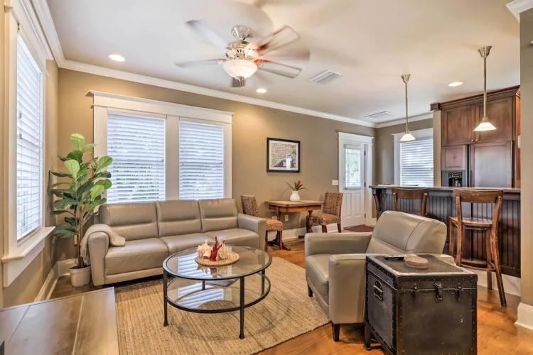 Hyde Park Luxury Studio w/ Prime Location!