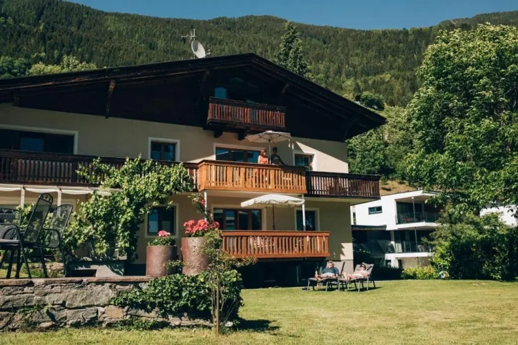 3 Bedrooms Apartment with balcony