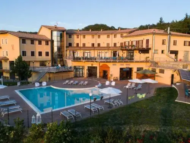 Falcon Hotel