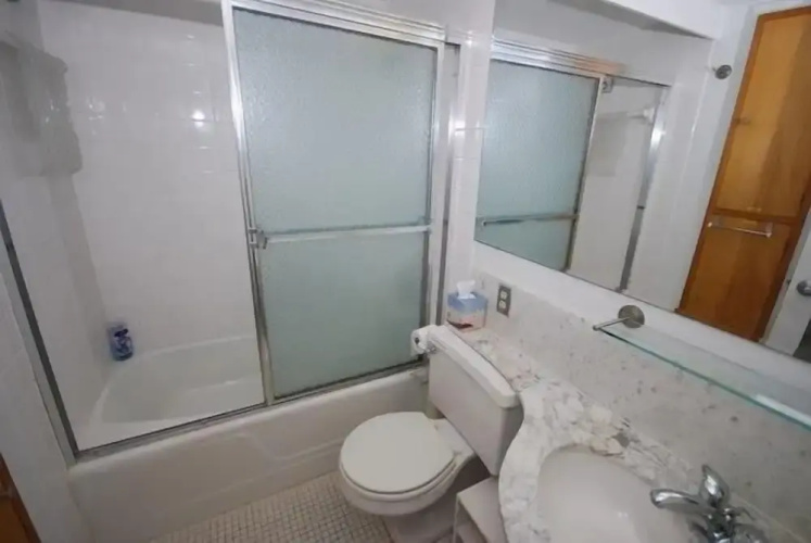 Edgewater House 221