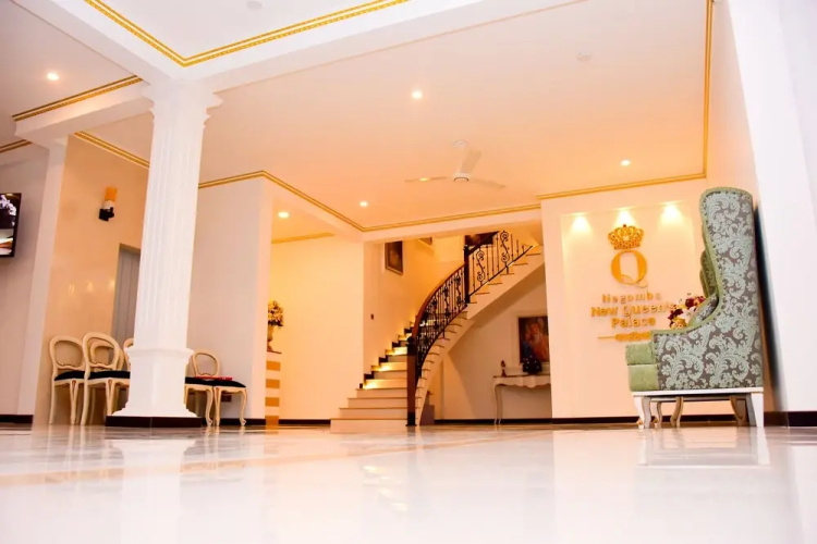 Negombo New Queen's Palace