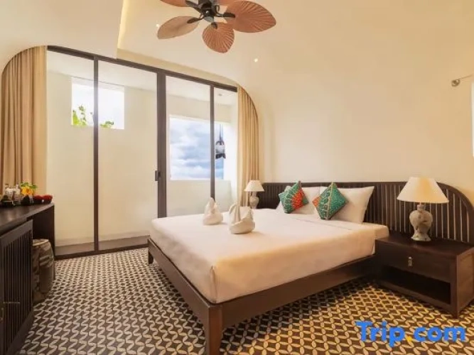 Deluxe room with river view