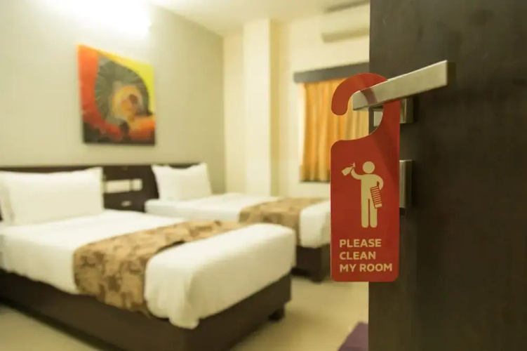 OYO 9043 Peanut Inn