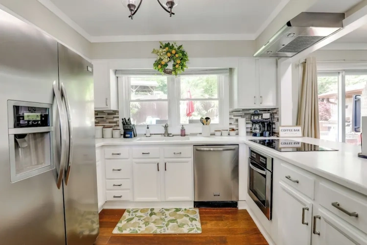 5 Bedrooms Cottage