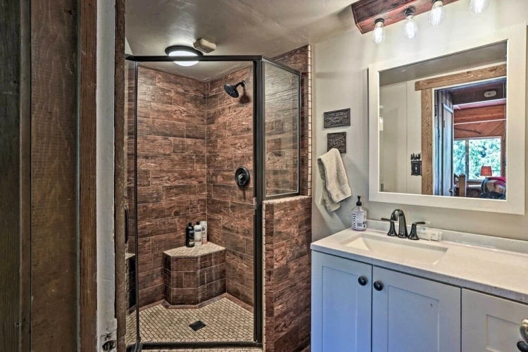 4 Bedrooms Cottage
