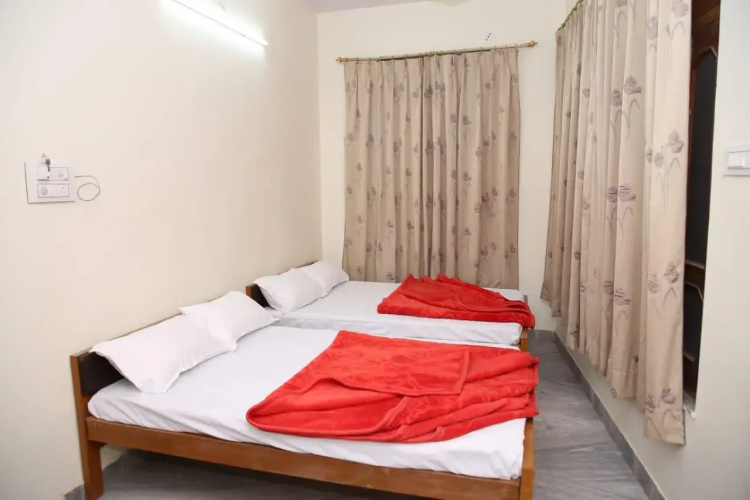 Hotel Yash Paradise
