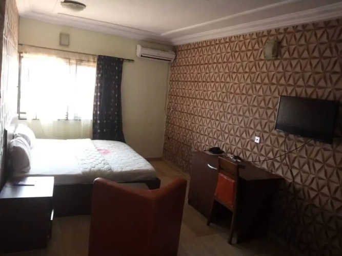 Brentwood Hotel
